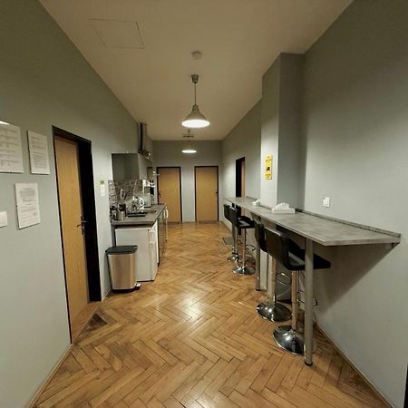 Globe Hostel Prague Adults Only Экстерьер фото