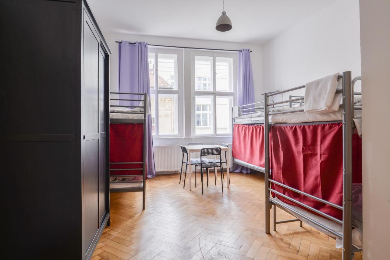 Globe Hostel Prague Adults Only Экстерьер фото