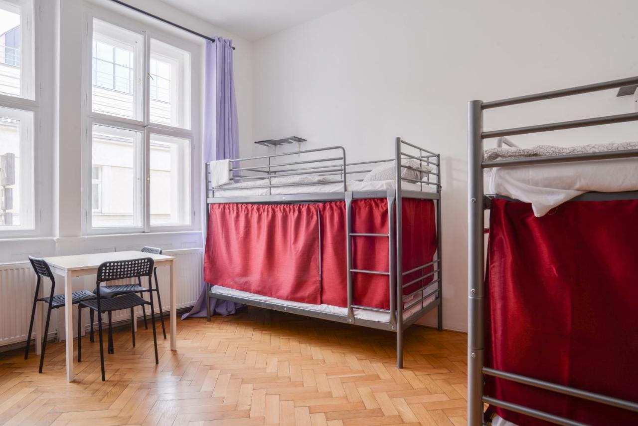 Globe Hostel Prague Adults Only Экстерьер фото