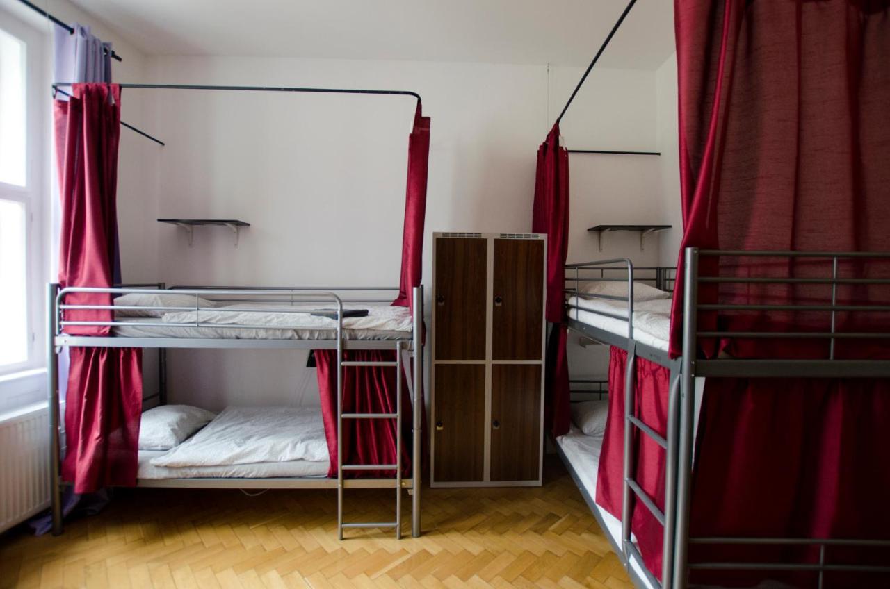 Globe Hostel Prague Adults Only Экстерьер фото