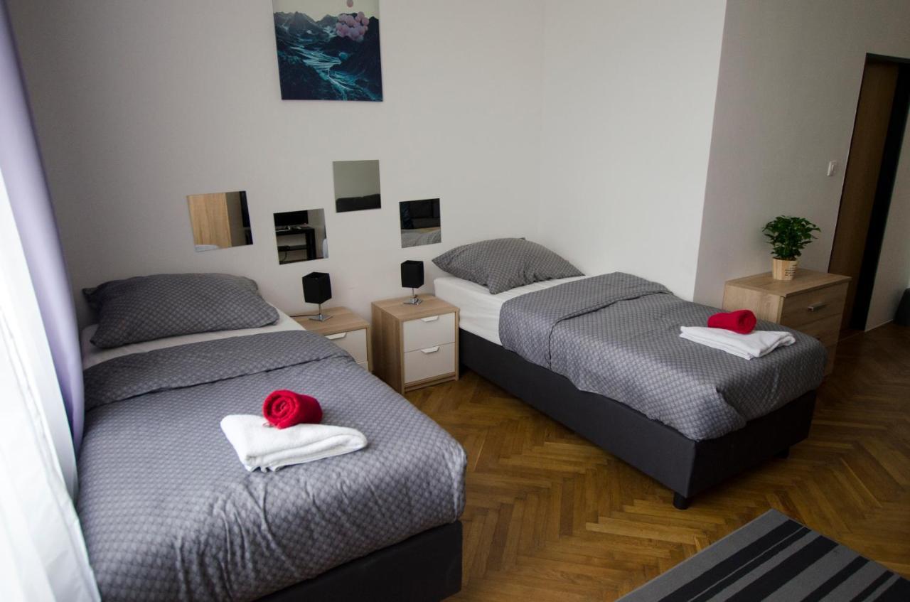 Globe Hostel Prague Adults Only Экстерьер фото