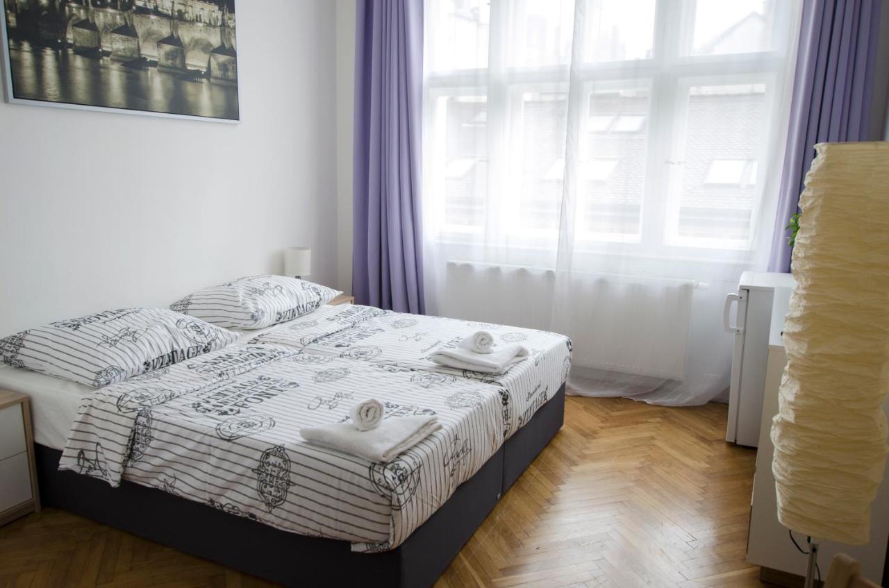 Globe Hostel Prague Adults Only Экстерьер фото