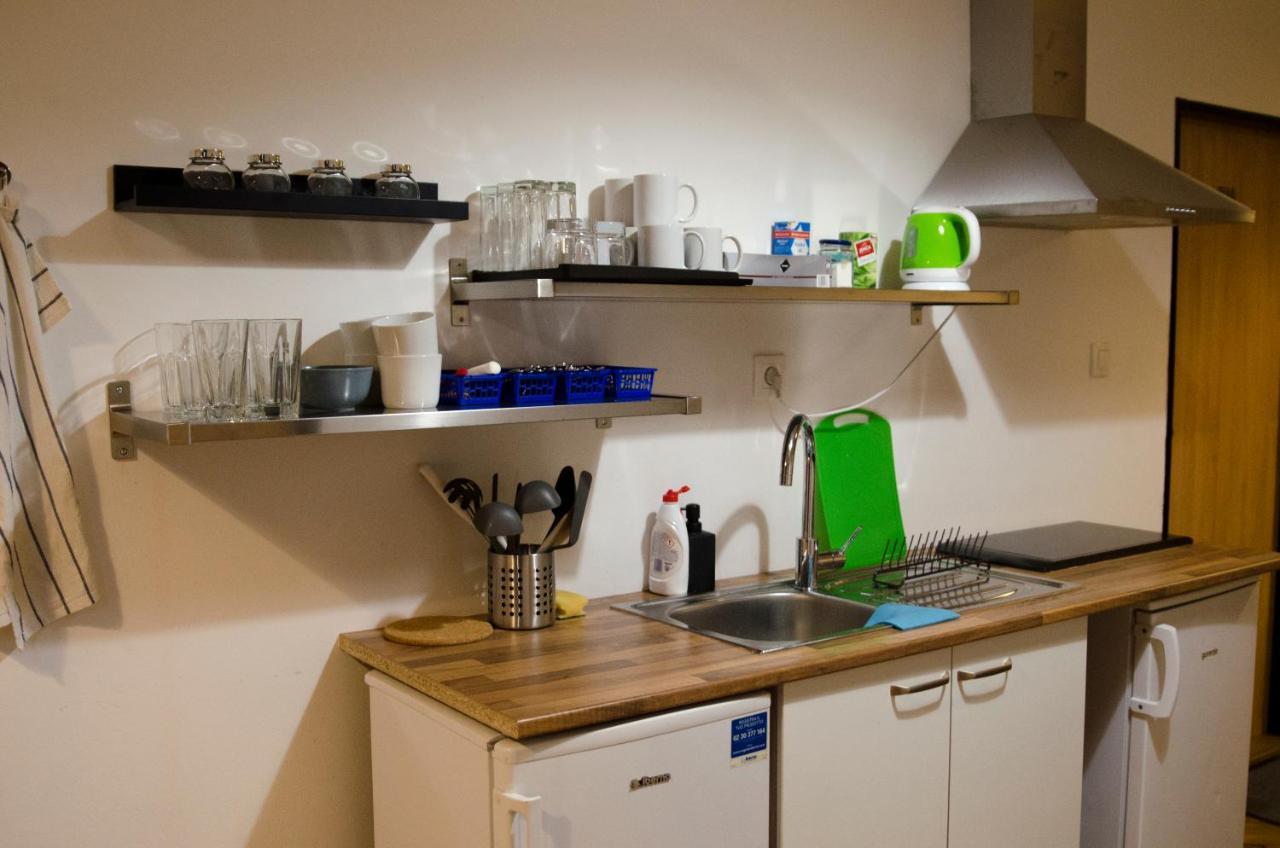 Globe Hostel Prague Adults Only Экстерьер фото