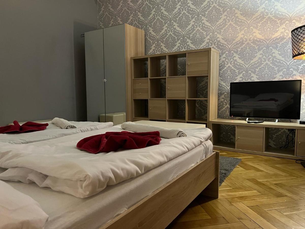 Globe Hostel Prague Adults Only Экстерьер фото